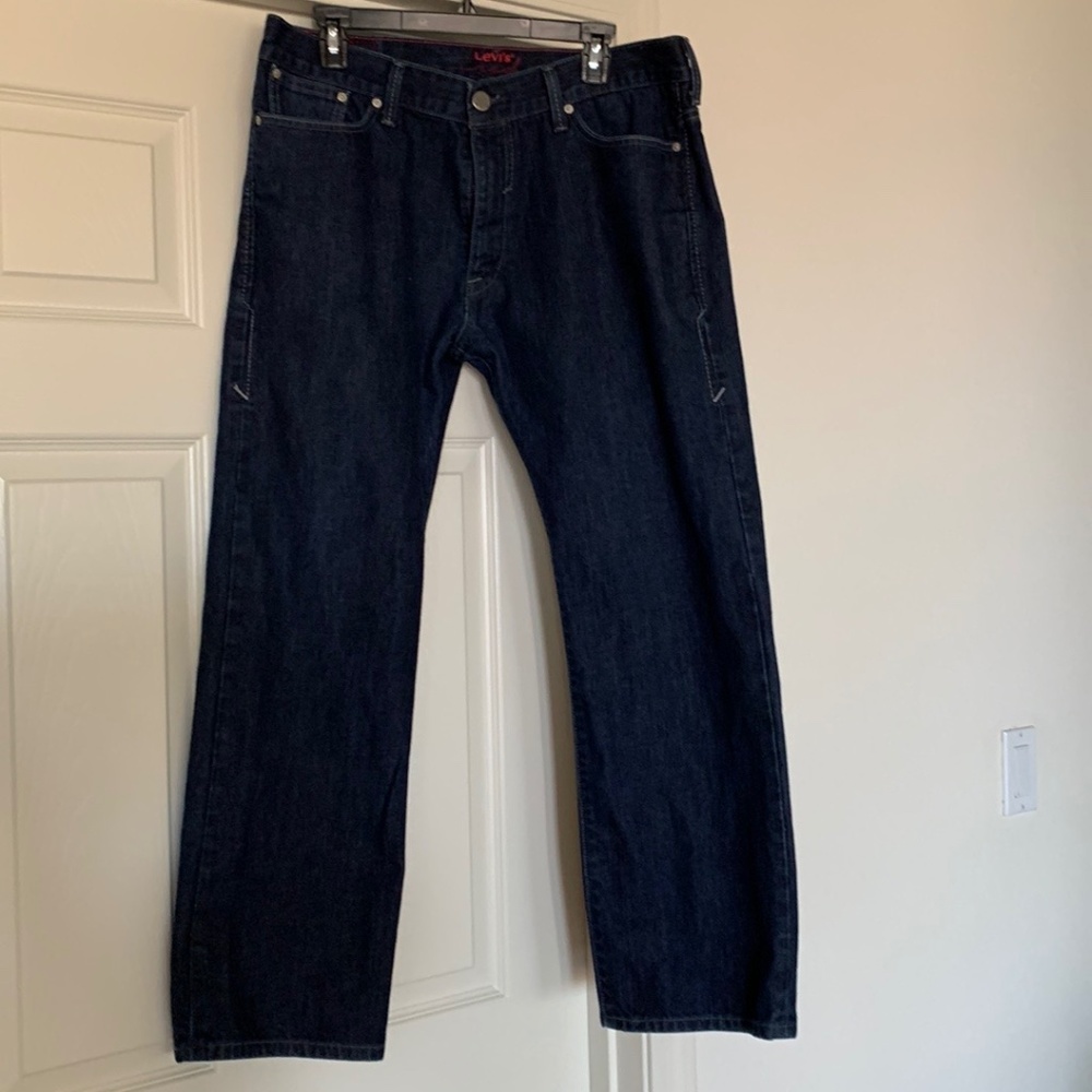 Mens Red Label Levi’s size 36x29 fits like a 34 w